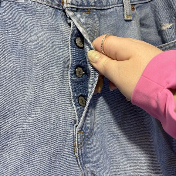 Levi’s 501 Light Wash Distressed Button Fly Jeans Straight Relaxed Men’s W36 L30 - Picture 2 of 7